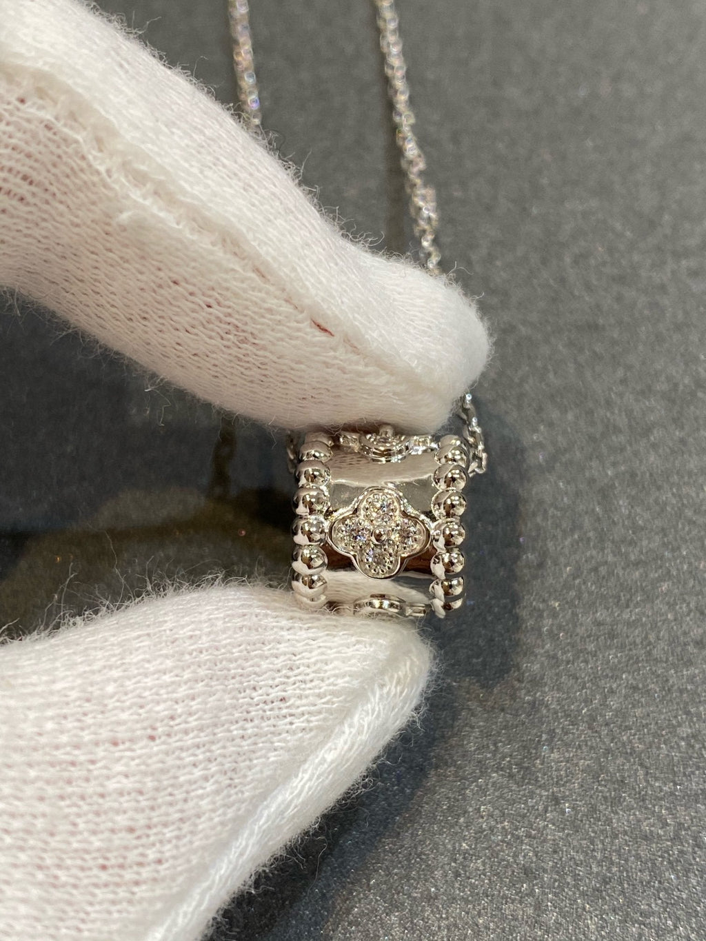 ??MIRA?¡¥PERLEE PEDANT SIVLER DIAMOND NECKLACE