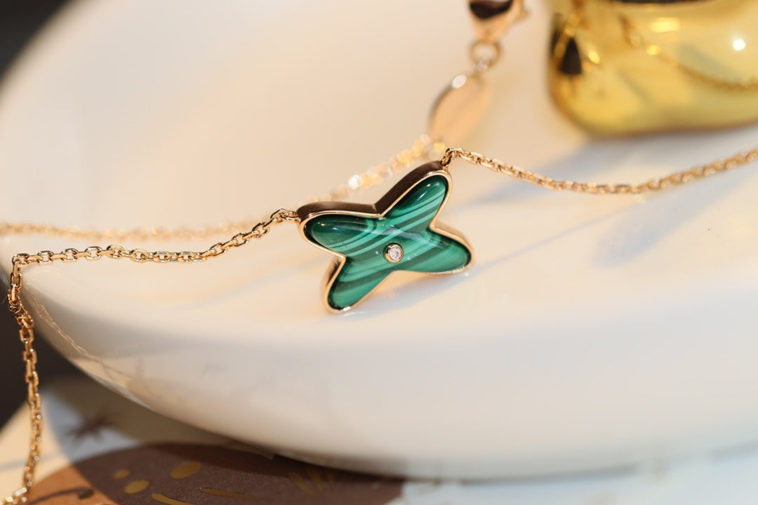 ??MIRA?¡¥JEUX MALACHITE 1 DIAMOND PINK GOLD NECKLACE