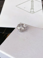 ??MIRA?¡¥CLOVER SILVER RING