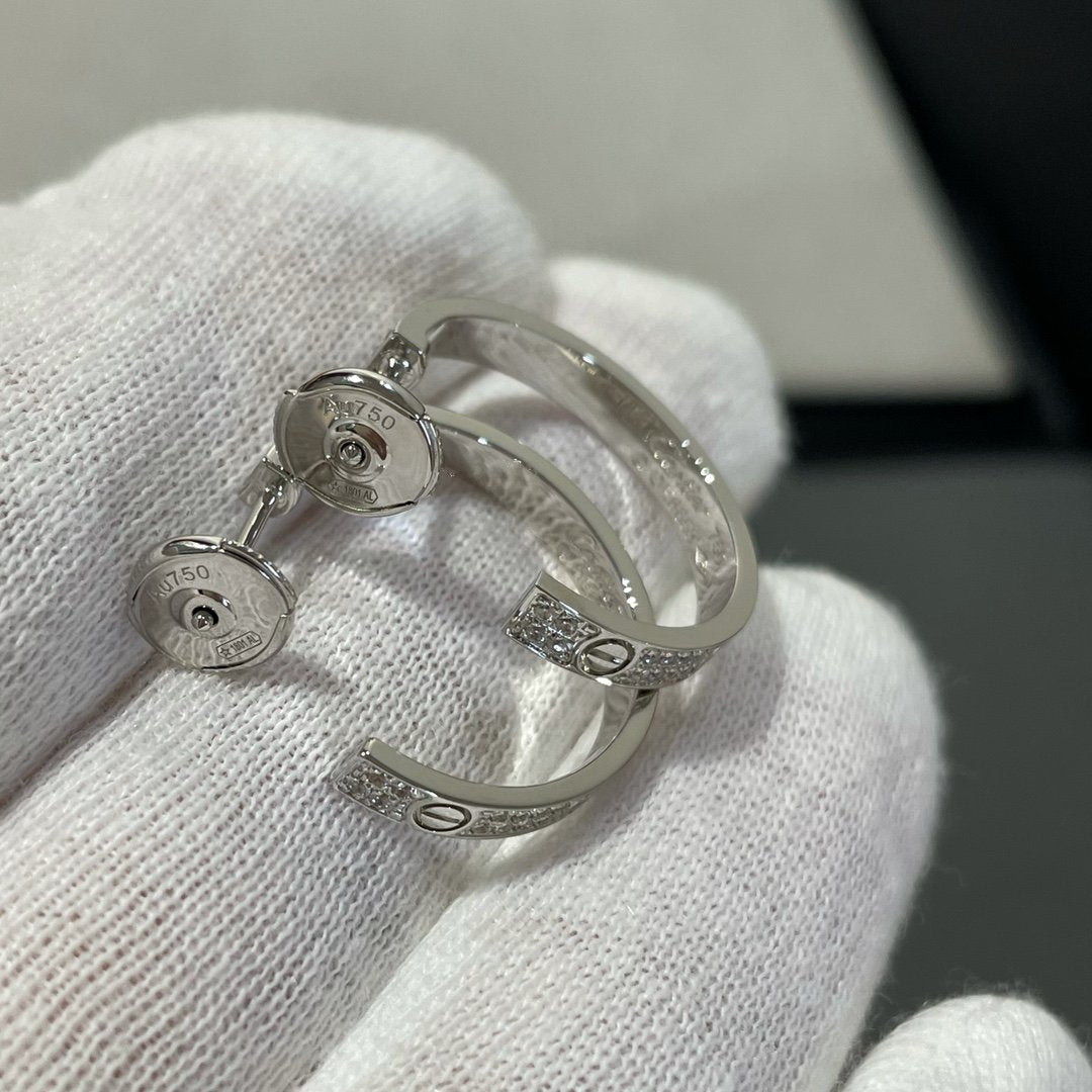 ??MIRA?¡¥LOVE DIAMOND SILVER HOOP EARRINGS