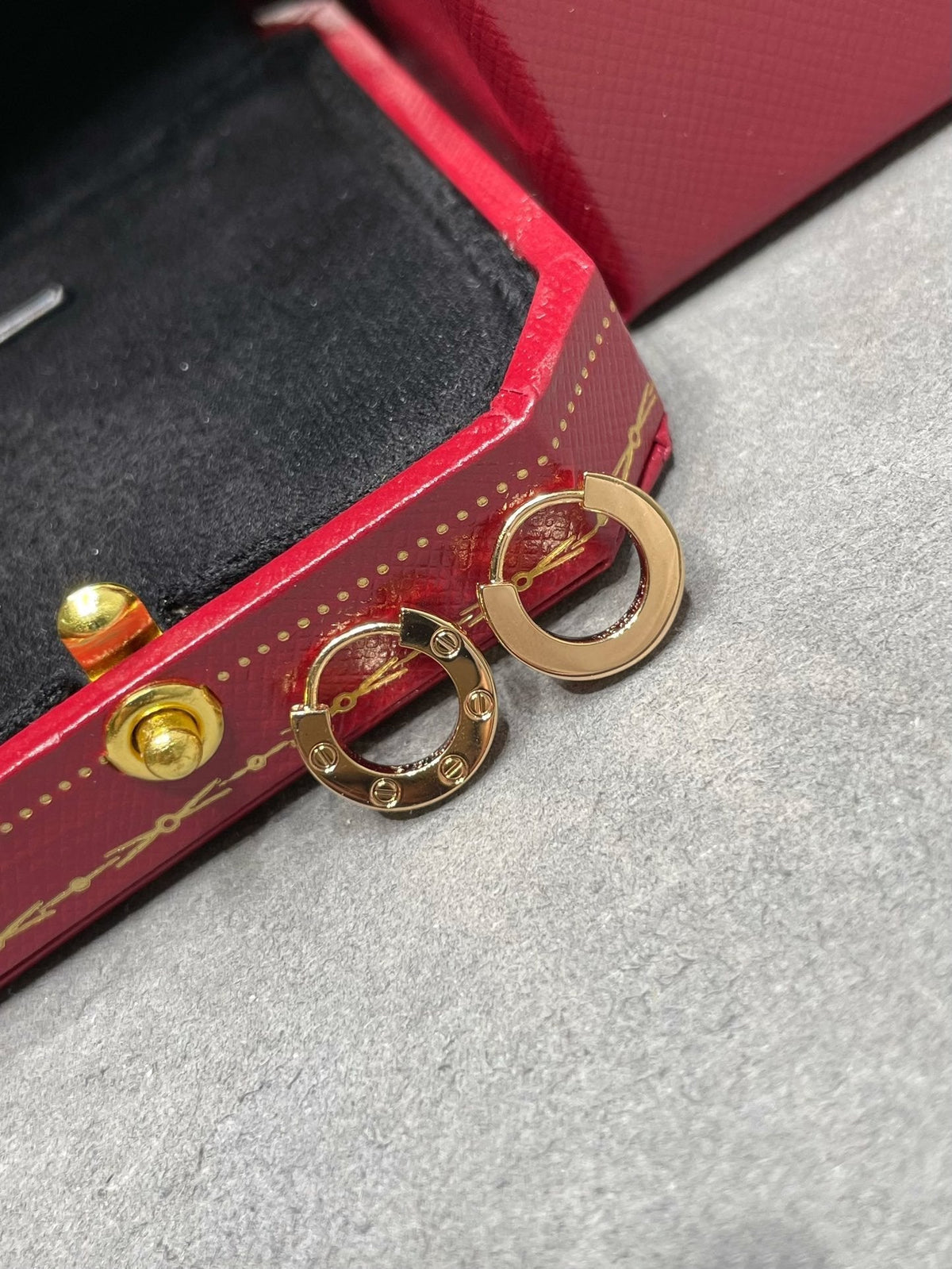 ??MIRA?¡¥LOVE MINI EARRINGS