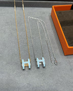 ??MIRA?¡¥POP H SKY BLUE NECKLACE