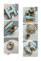 ??MIRA?¡¥POP H SKY BLUE STUD EARRINGS