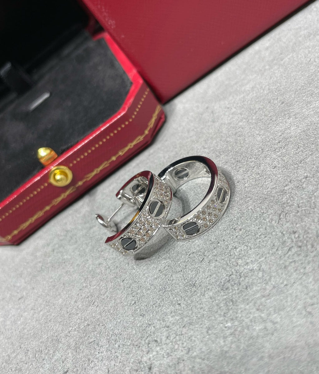 ??MIRA?¡¥LOVE CERAMIC DIAMOND PAVED SILVER EARRINGS
