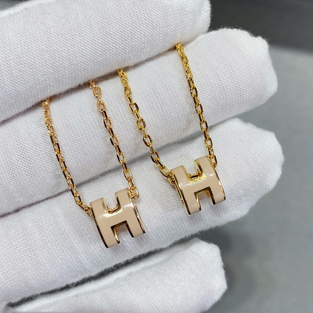 ??MIRA?¡¥MINI POP H NECKLACE