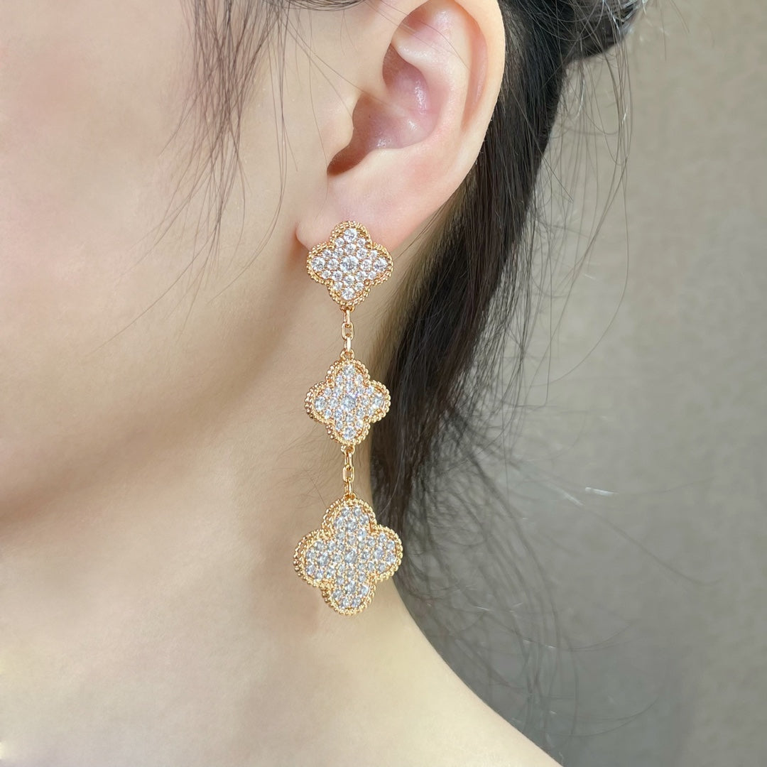 ??MIRA?¡¥CLOVER 3 MOTIFS DIAMOND PAVED ROSE GOLD EARRINGS