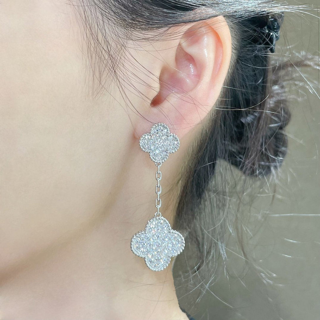 ??MIRA?¡¥CLOVER 2 MOTIFS DIAMOND PAVED SILVER EARRINGS