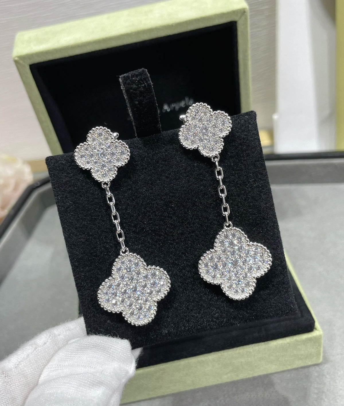 ??MIRA?¡¥CLOVER 2 MOTIFS DIAMOND PAVED SILVER EARRINGS