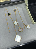 ??MIRA?¡¥CLOVER 6 MOTIF MOP ONYX GOLD NECKLACE