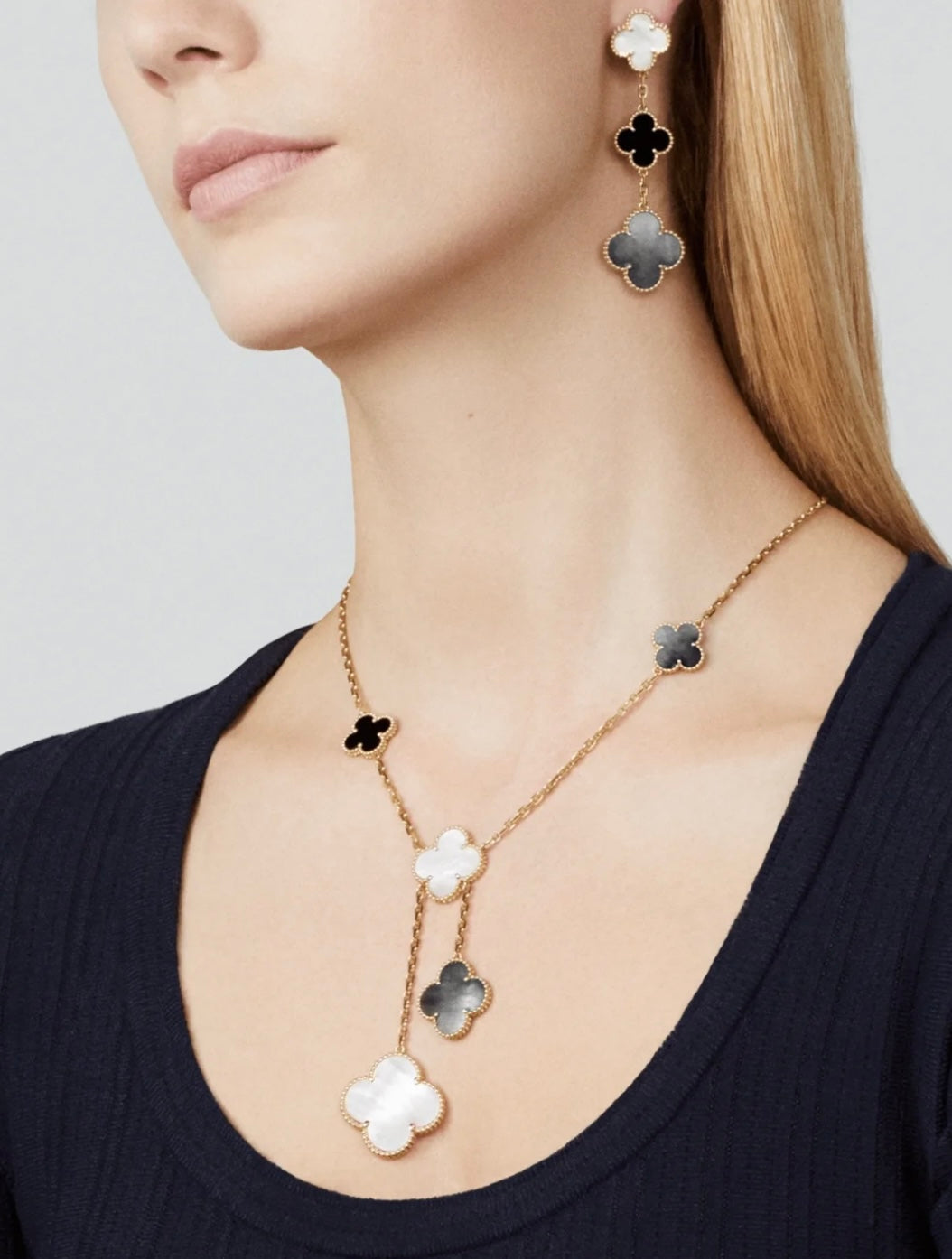 ??MIRA?¡¥CLOVER 3 MOTIF MOP ONYX DARK MOP PINK GOLD EARRINGS