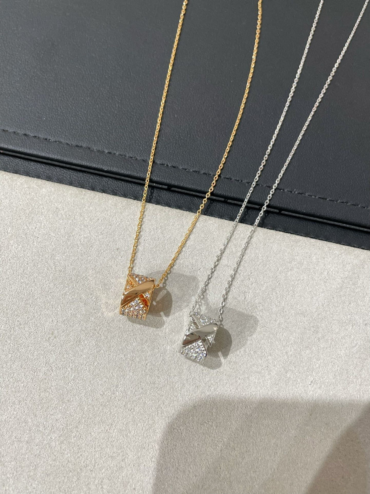 ??MIRA?¡¥LIENS EVIDENCE DIAMOND PAVED NECKLACE
