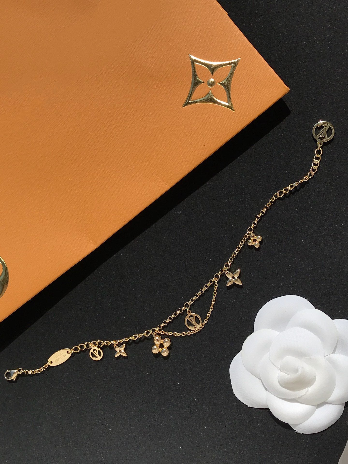 ??MIRA?¡¥BLOOMING PINK GOLD MOP BRACELET