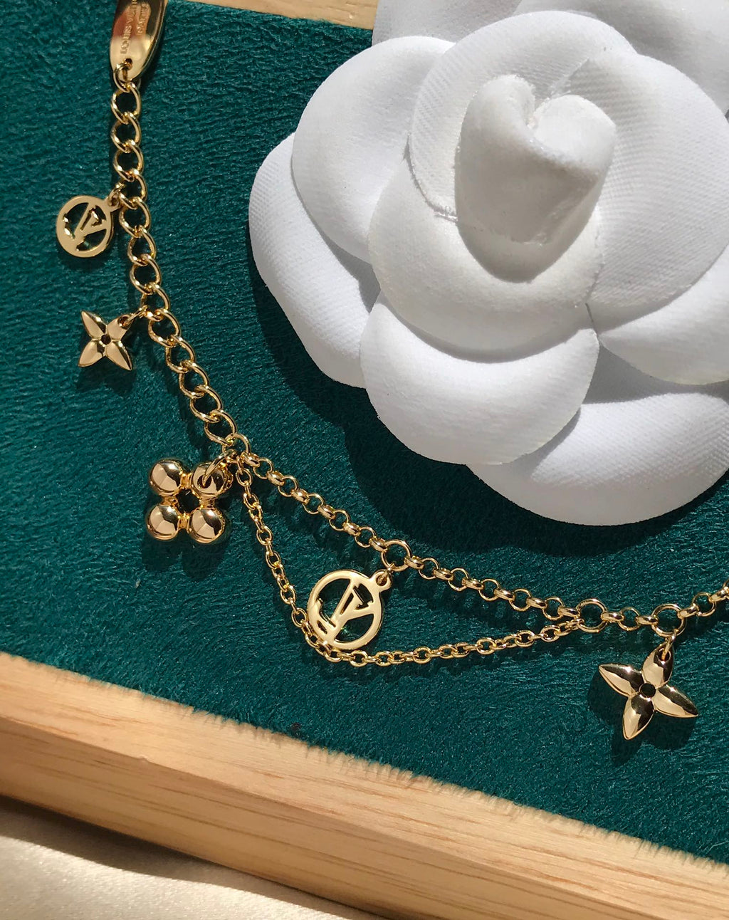 ??MIRA?¡¥BLOOMING PINK GOLD MOP BRACELET