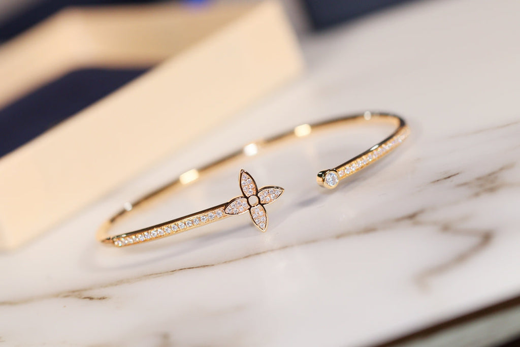 ??MIRA?¡¥IDYLLE GOLD OPEN BRACELET DIAMOND PAVED