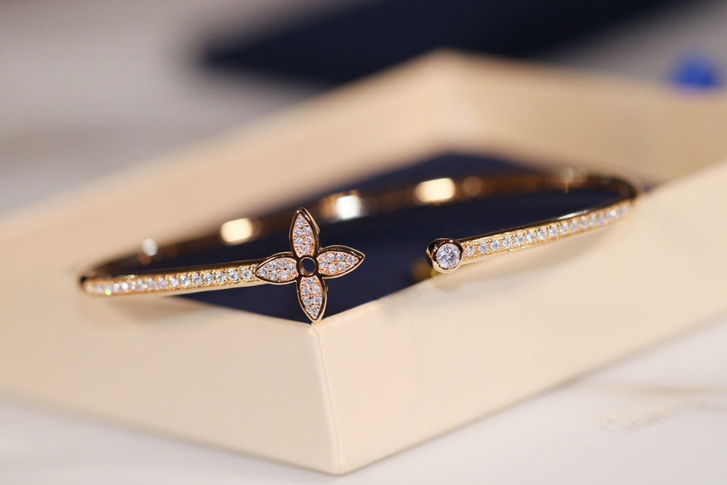 ??MIRA?¡¥IDYLLE GOLD OPEN BRACELET DIAMOND PAVED