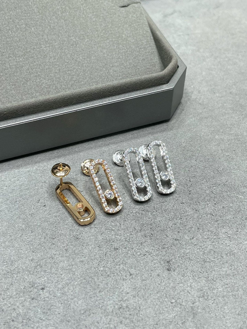 [MIRA] MOVE UNO STUD DIAMOND PAVED EARRINGS