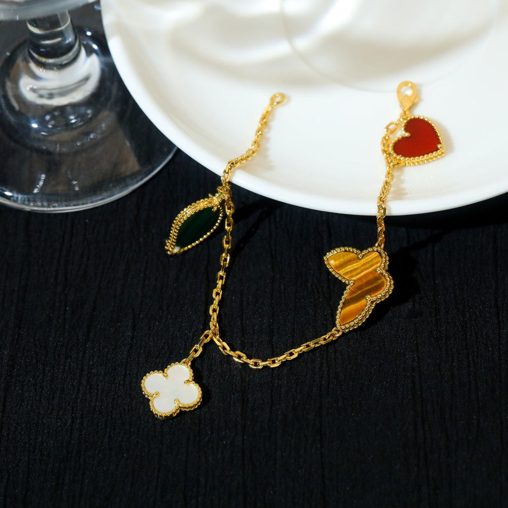 ??MIRA?¡¥LUCKY SPRING 5 MOTIF GOLD BRACELET