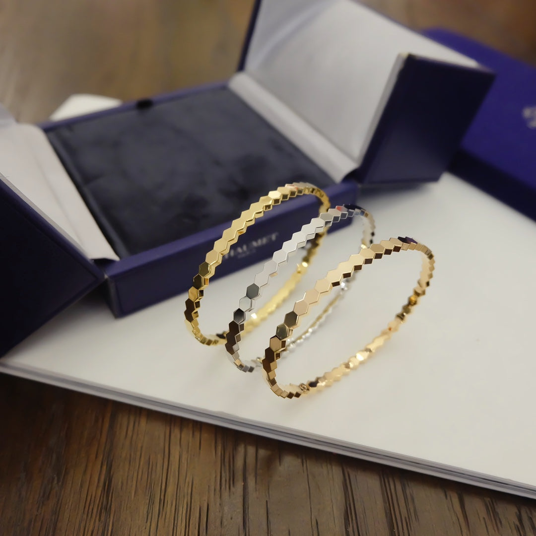 ??MIRA?¡¥BEE LOVE BRACELET