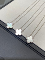 ??MIRA?¡¥CLOVER MEDIUM SILVER WHITE MOP NECKLACE
