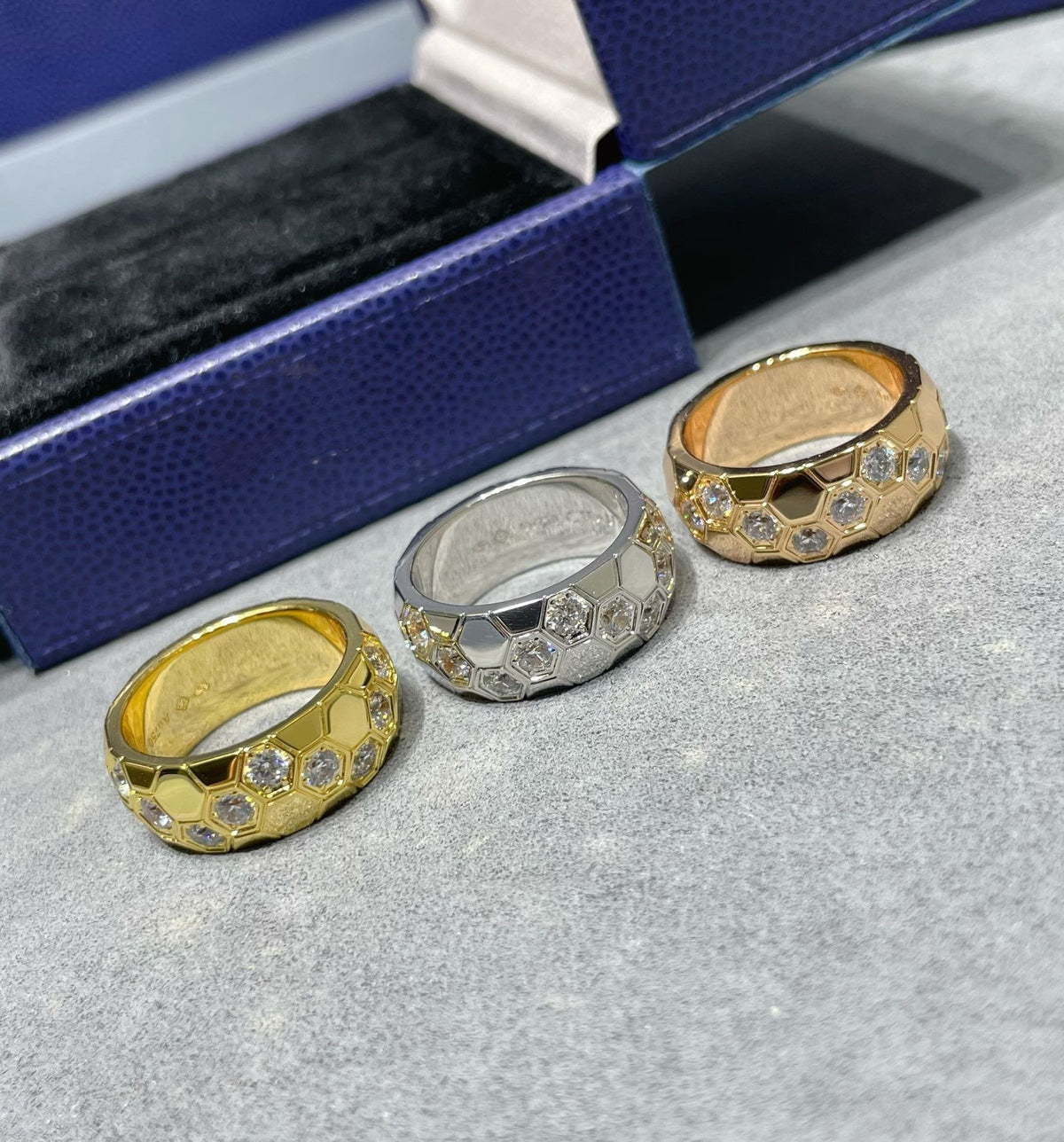 ??MIRA?¡¥BEE LOVE DIAMOND LARGE RING