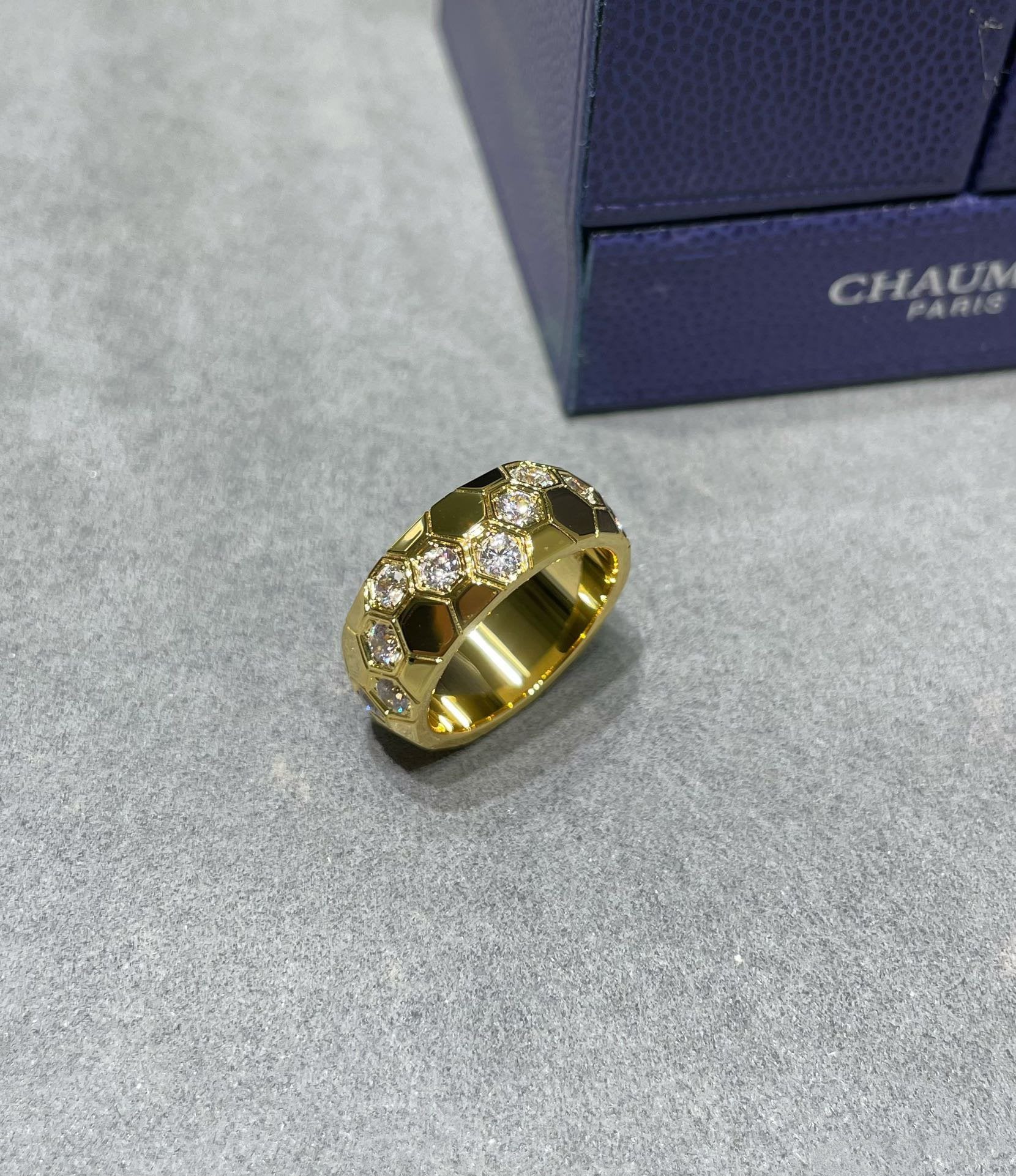 ??MIRA?¡¥BEE LOVE DIAMOND LARGE RING
