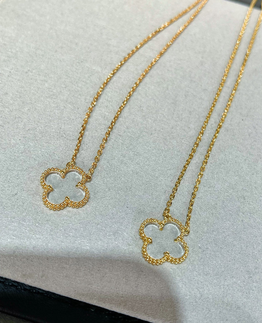 ??MIRA?¡¥CLOVER ROCK CRYSTAL ROSE GOLD NECKLACE