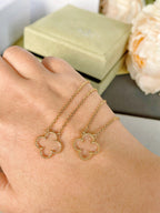 ??MIRA?¡¥CLOVER ROCK CRYSTAL ROSE GOLD NECKLACE