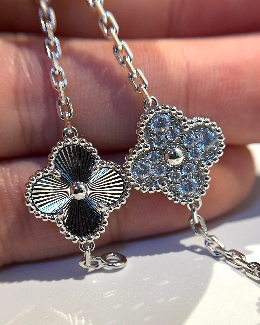 [MIRA]New  CLOVER 5 MOTIF LASER BRACELET COLLECTION