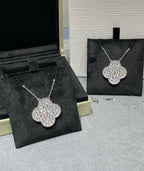 ??MIRA?¡¥CLOVER 25MM LARGE PENDANT DIAMOND PAVED SILVER NECKLACE