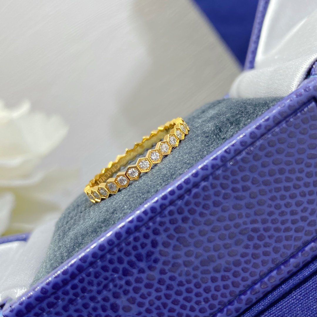 ??MIRA?¡¥BEE LOVE DIAMOND PAVED SMALL RING