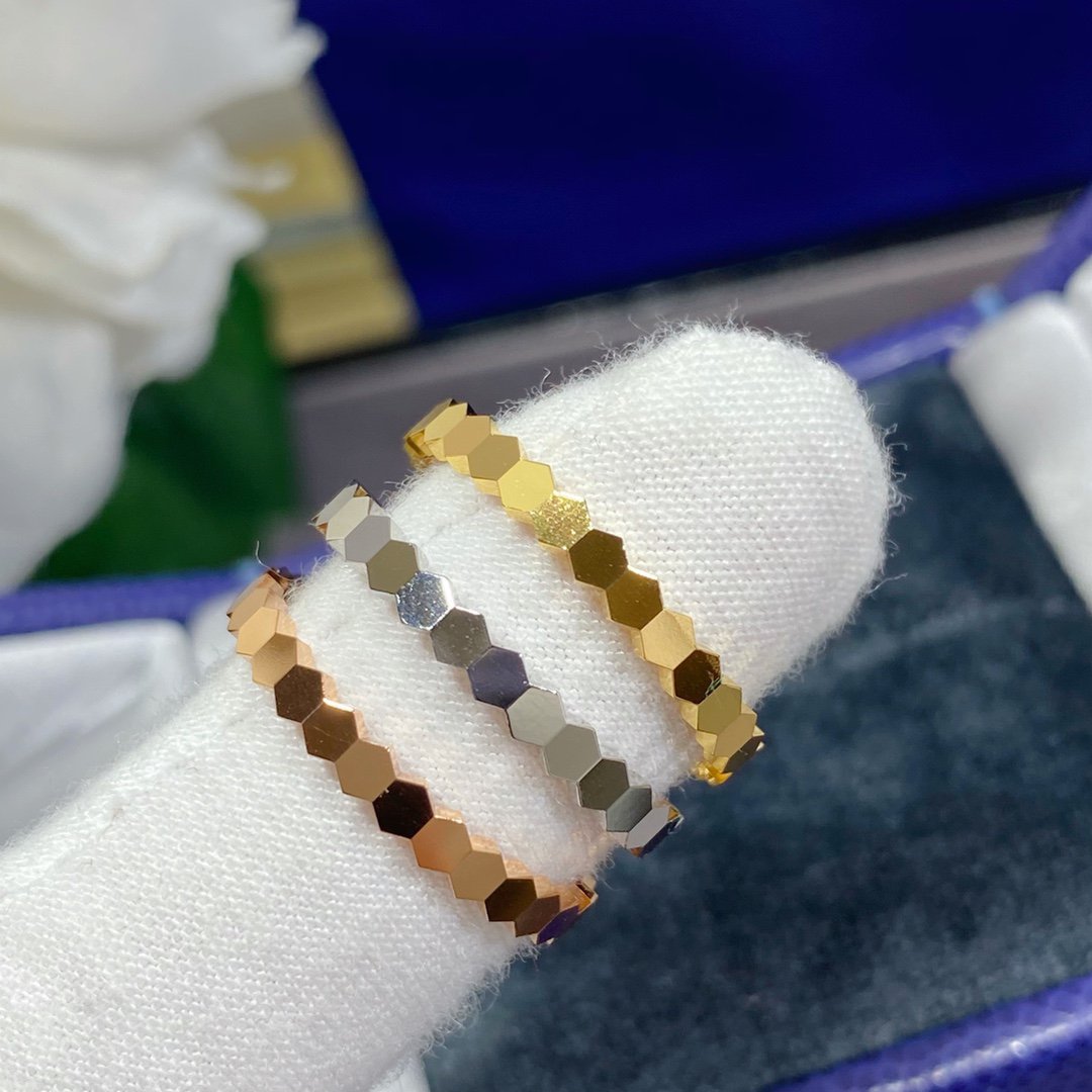 ??MIRA?¡¥BEE LOVE SMALL RING