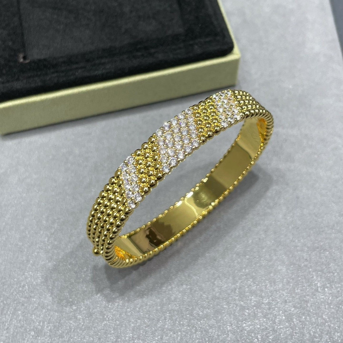 [MIRA]  PERLEE DIAMOND BRACELET ,5-ROW DIAMOND-SET DESIGN