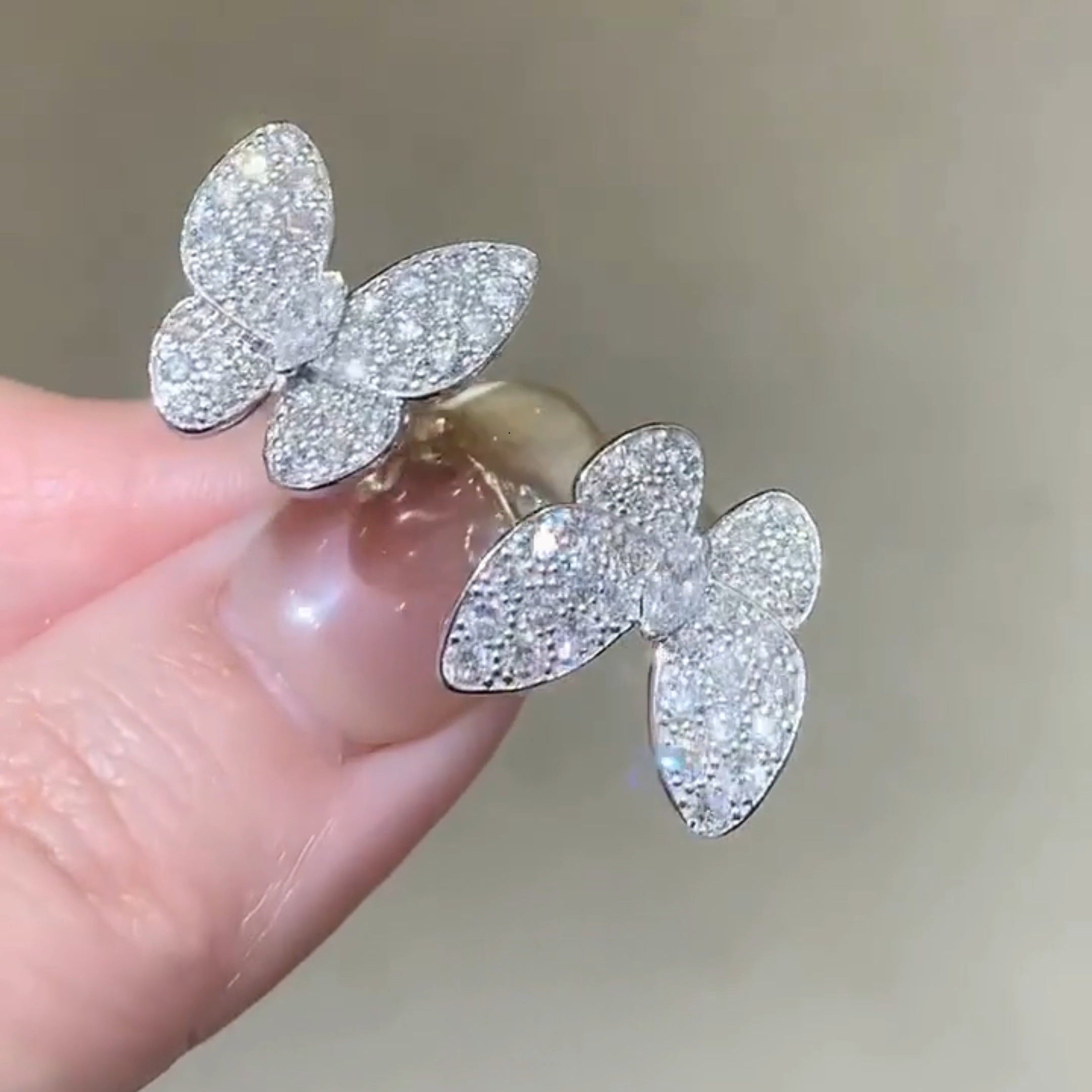 ??MIRA?¡¥TWIN SILVER BUTTERFLY DIAMOND RING