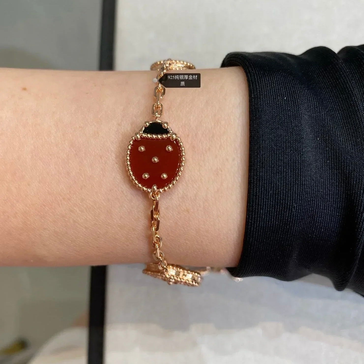 ??MIRA?¡¥LUCKY SPRING 5 MOTIF BRACELET