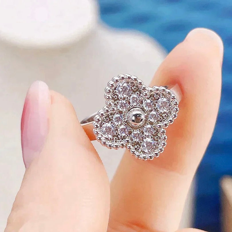 ??MIRA?¡¥CLOVER DIAMOND RING