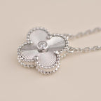 ??MIRA?¡¥CLOVER  15MM DIAMOND LASER NECKLACE SILVER