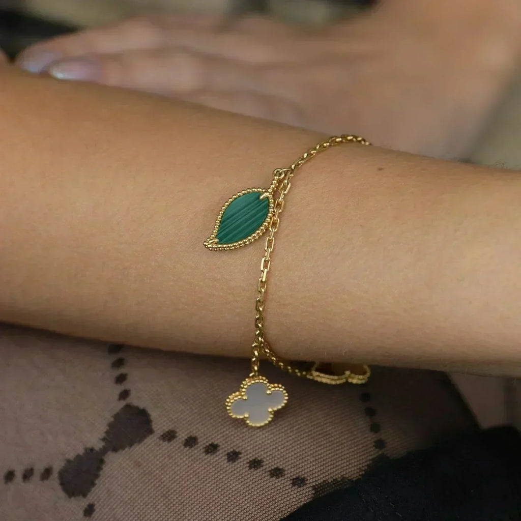 ??MIRA?¡¥LUCKY SPRING 5 MOTIF GOLD BRACELET