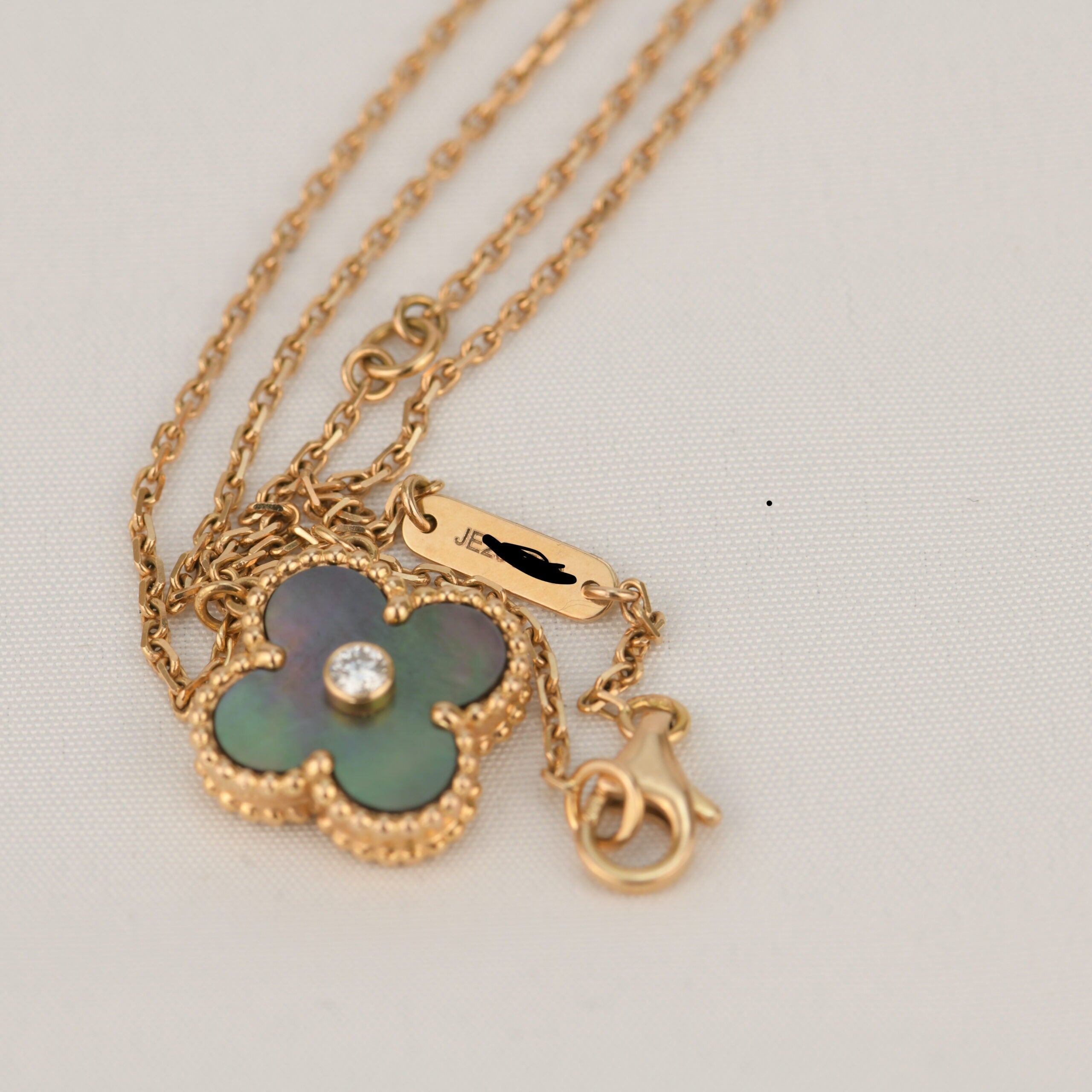 ??MIRA?¡¥CLOVER 15MM DIAMOND AND MOTHER-OF-GREY NECKLACE