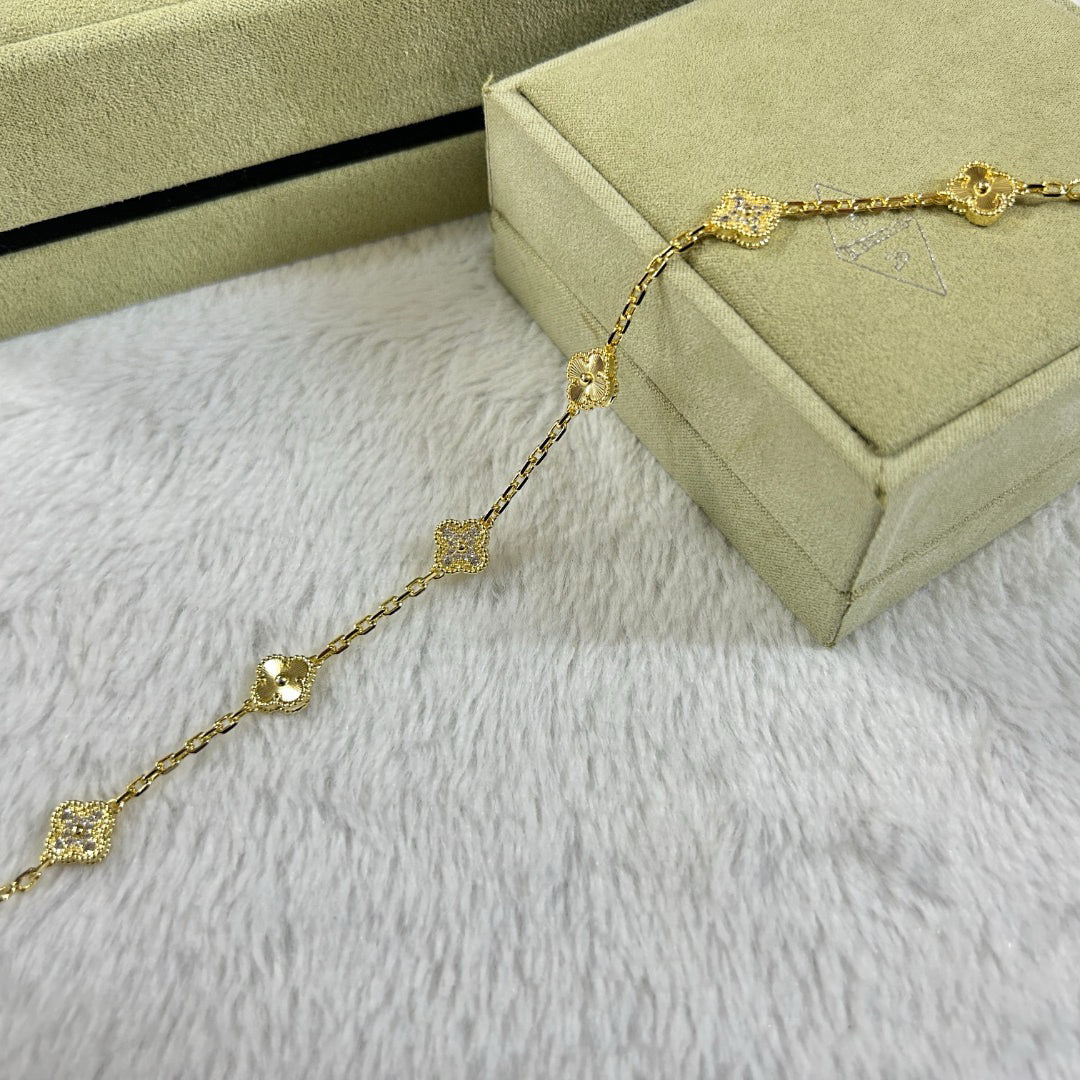 [??MIRA?¡¥]CLOVER 6 MOTIF DIAMOND LASER BRACELET