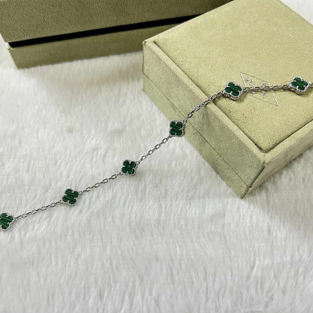 [??MIRA?¡¥]CLOVER 6 MOTIF MALACHITE BRACELET