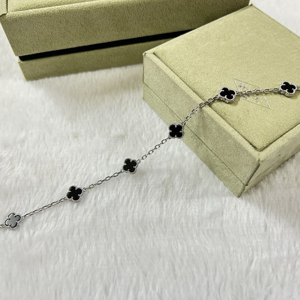 [??MIRA?¡¥]CLOVER 6 MOTIF  ONYXS BRACELET