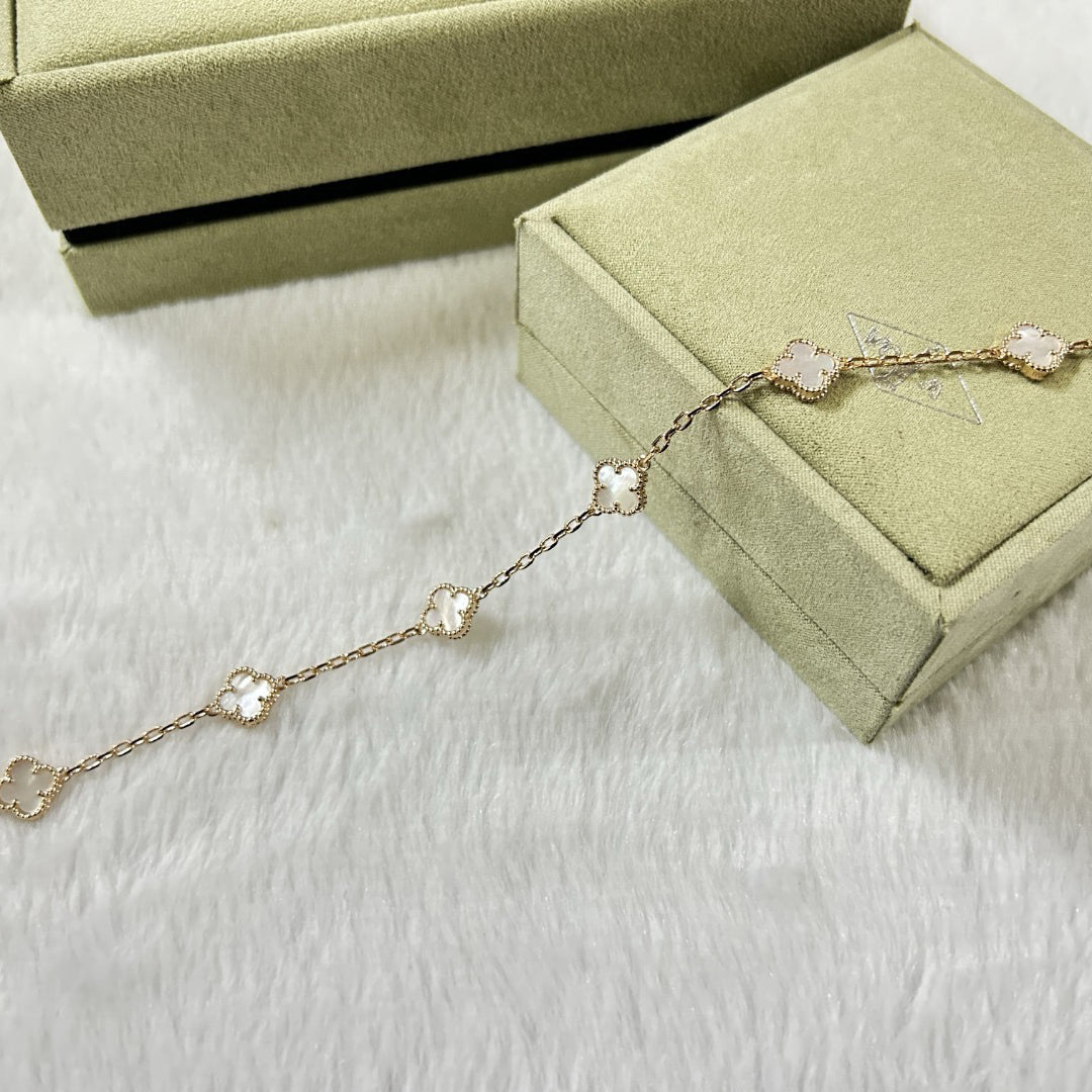 [??MIRA?¡¥]CLOVER 6 MOTIF WHITE MOP BRACELET