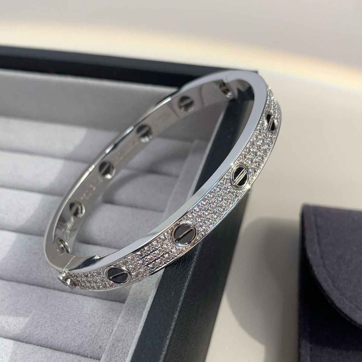 ??MIRA?¡¥LOVE BRACELET 6.1MM DIAMOND-PAVED CERAMIC