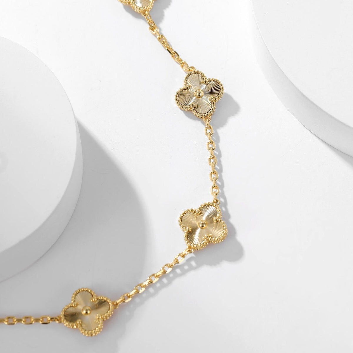 ??MIRA?¡¥CLOVER 10 MOTIFS LASER NECKLACE