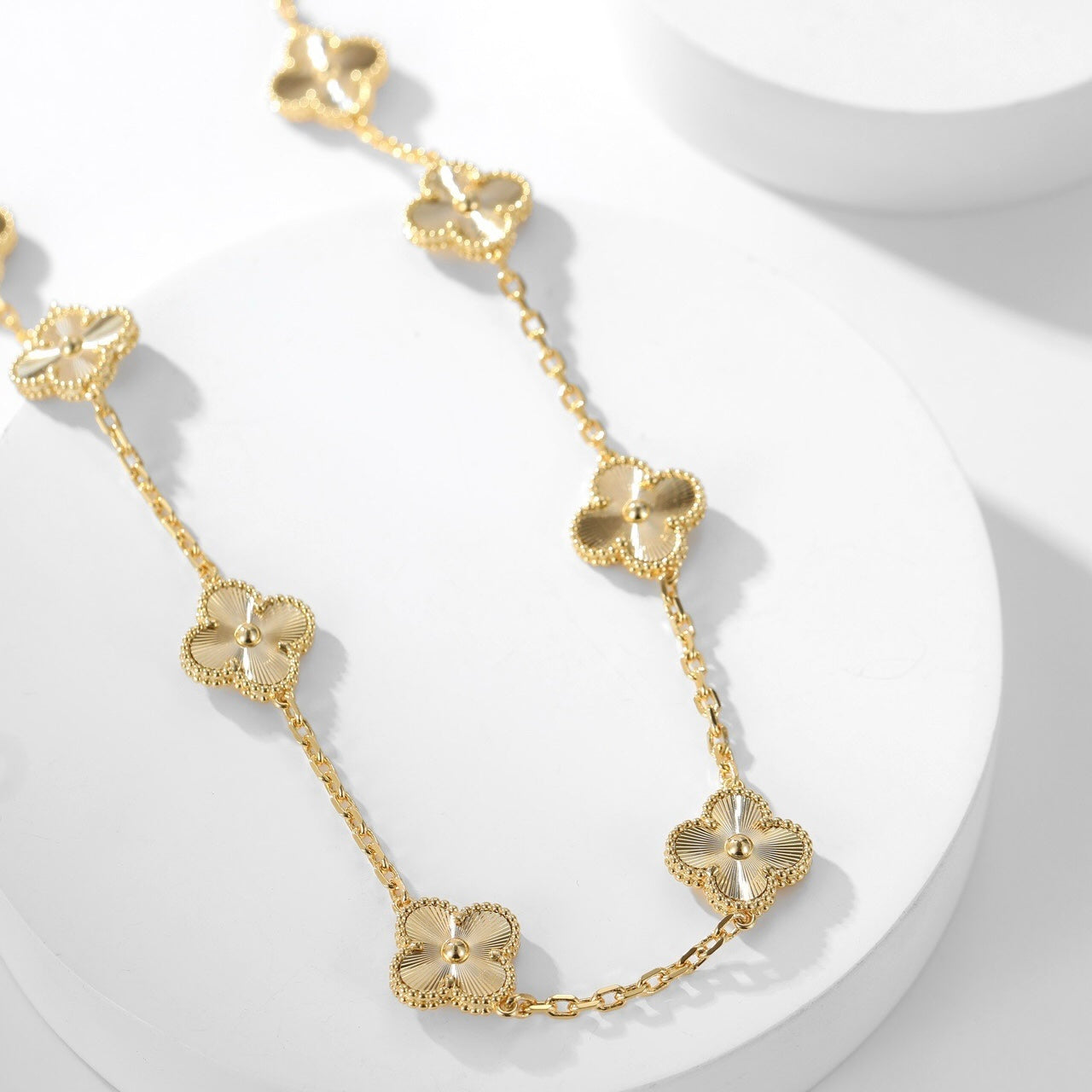 ??MIRA?¡¥CLOVER 10 MOTIFS LASER NECKLACE