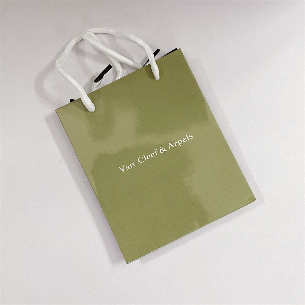 ??MIRA?¡¥VA CLOVER BRACELET NECKLACE RING BOX GIFT BAG