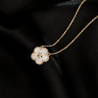 ??MIRA?¡¥LUCKY  WHITE MOP  PLUM BLOSSOM NECKLACE