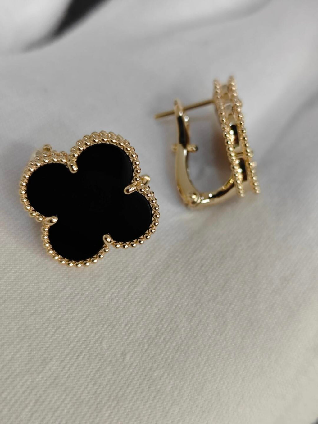 [MIRA] CLOVER 20MM BLACK MOP EARRINGS