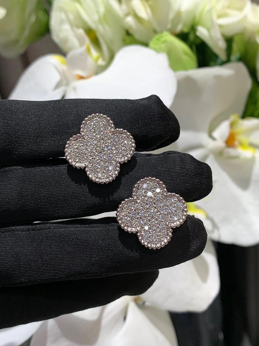 [MIRA] CLOVER 20MM MOTIFS DIAMOND STUD EARRINGS SILVER