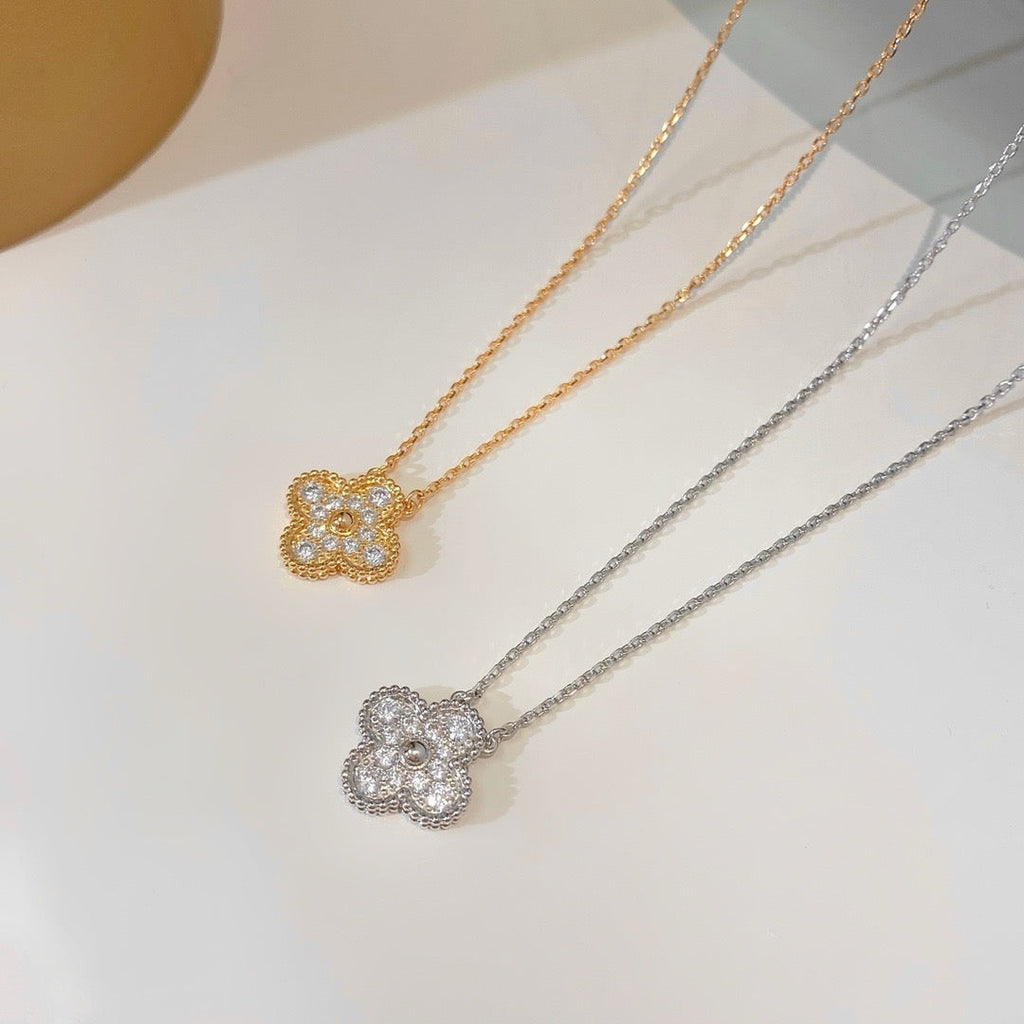 ??MIRA?¡¥CLOVER 15MM DIAMOND SINGLE FLOWER NECKLACE